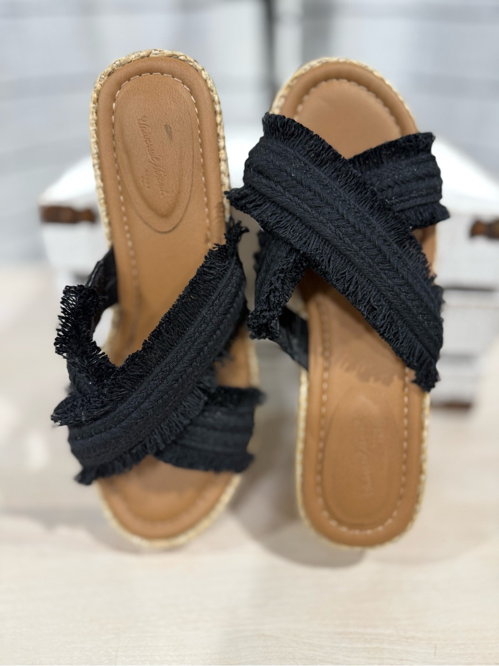 Universal Thread Black Frayed Crisscross Platform Slides